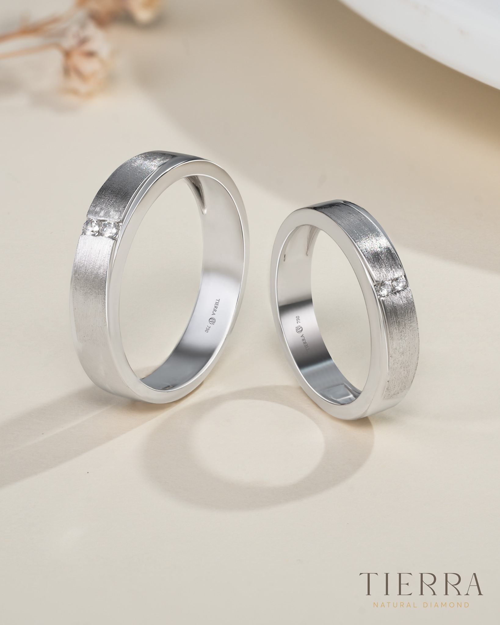 Nhẫn cặp vàng 18K đơn giản tinh tế